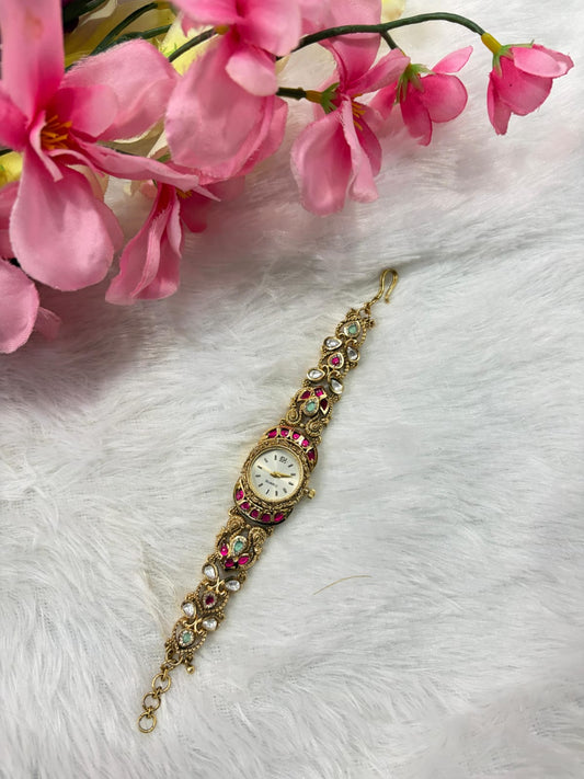 Hook type heritage watch