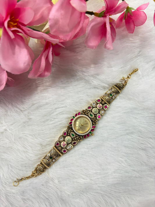 Elegant look hertiage watch