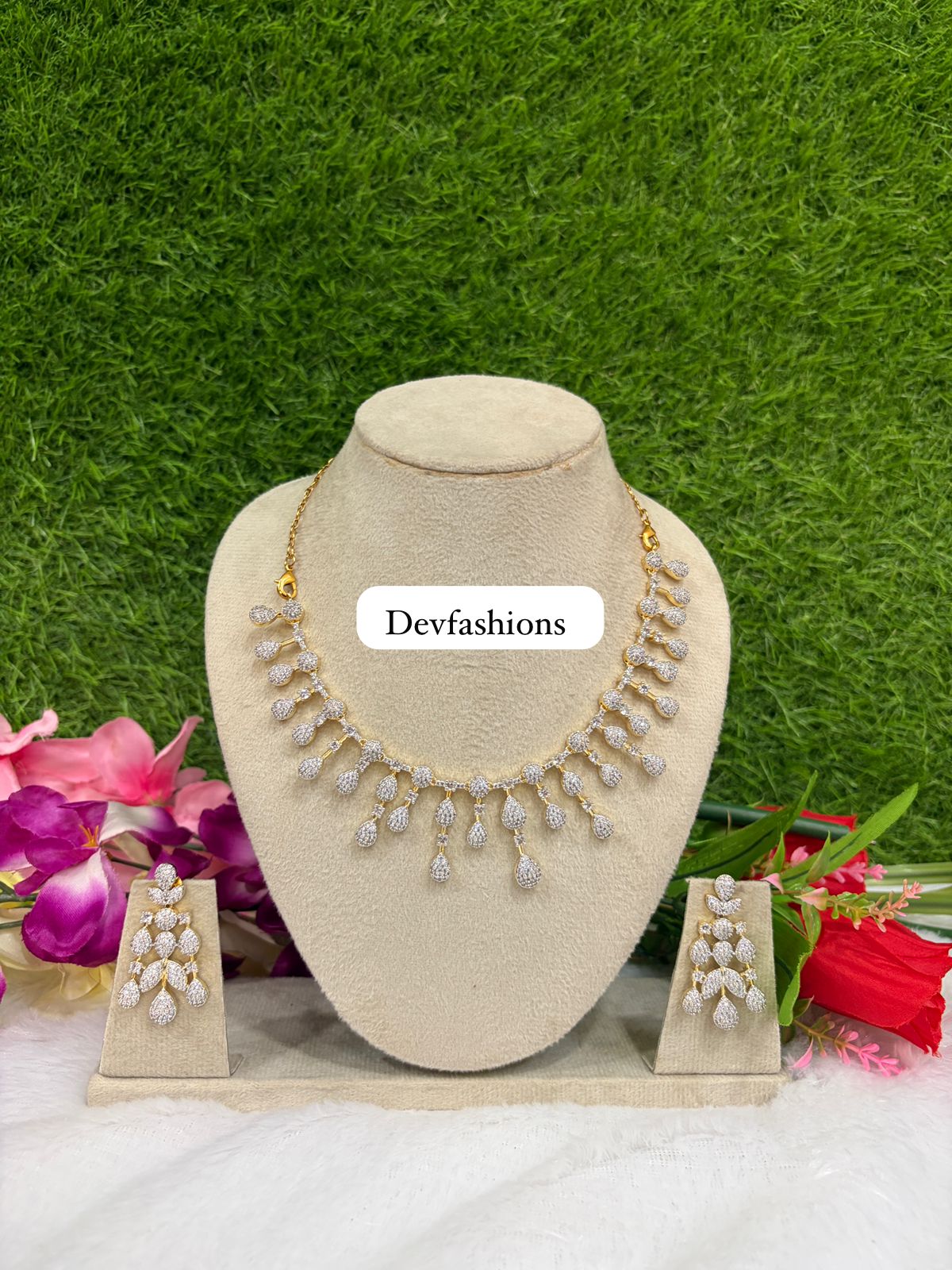AMERICAN STONE NECKLACE