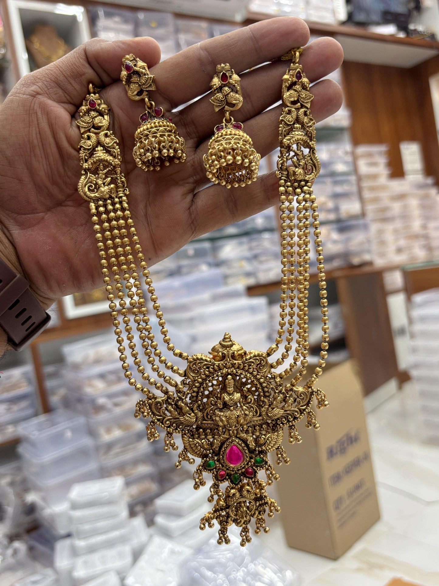 lakshmi layered haram