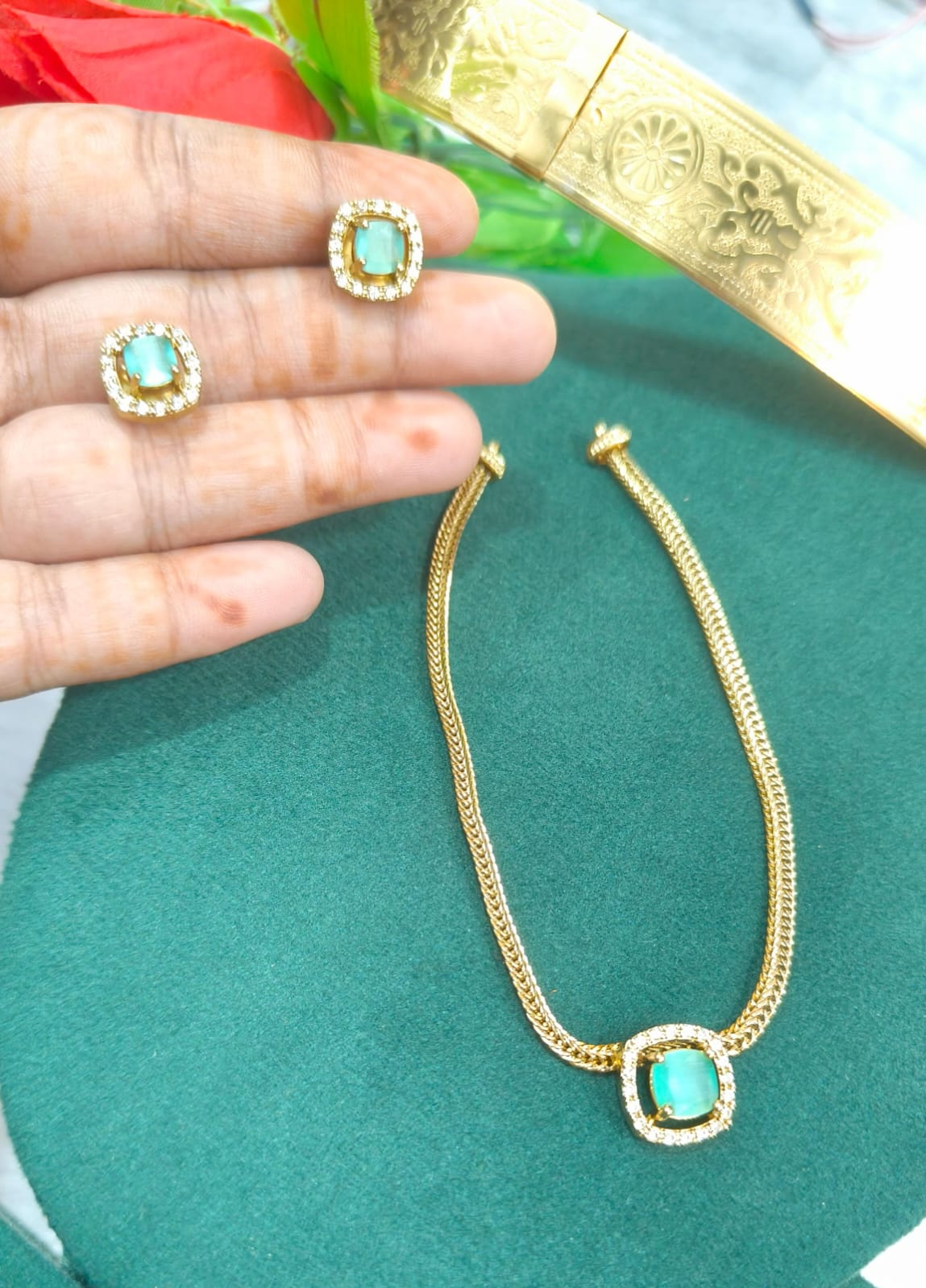 Button necklace