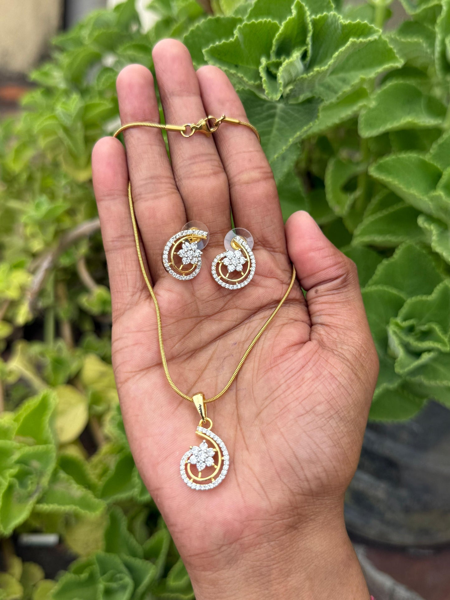 Diamond pendant short chain df003