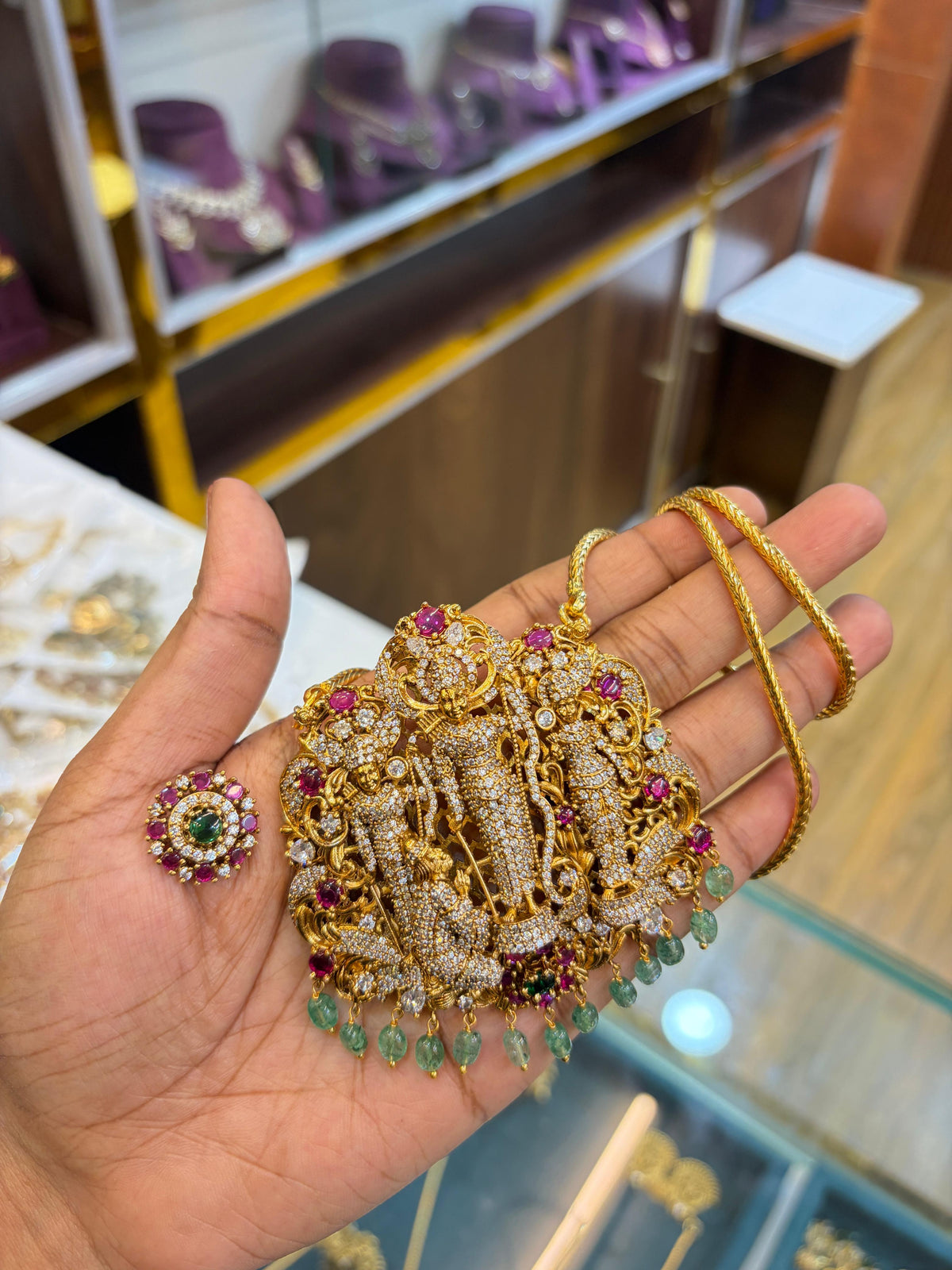 JP56 stone dollar chain