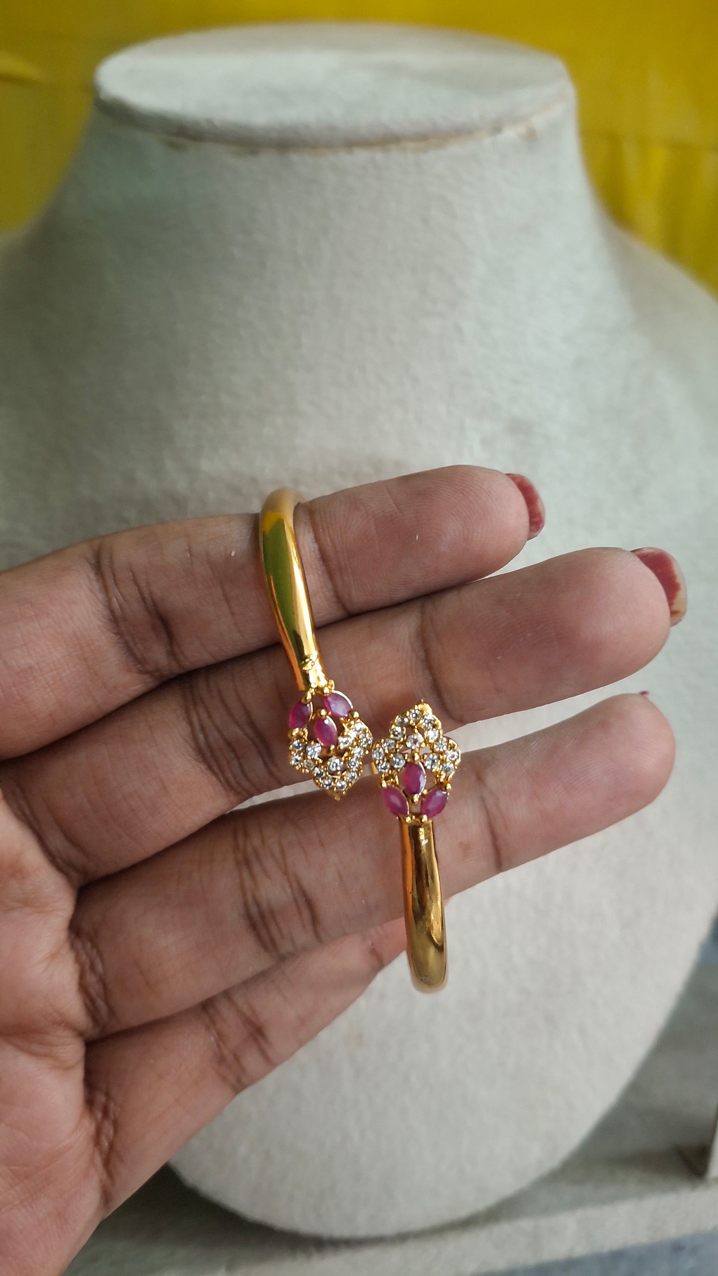 Offer bracelet