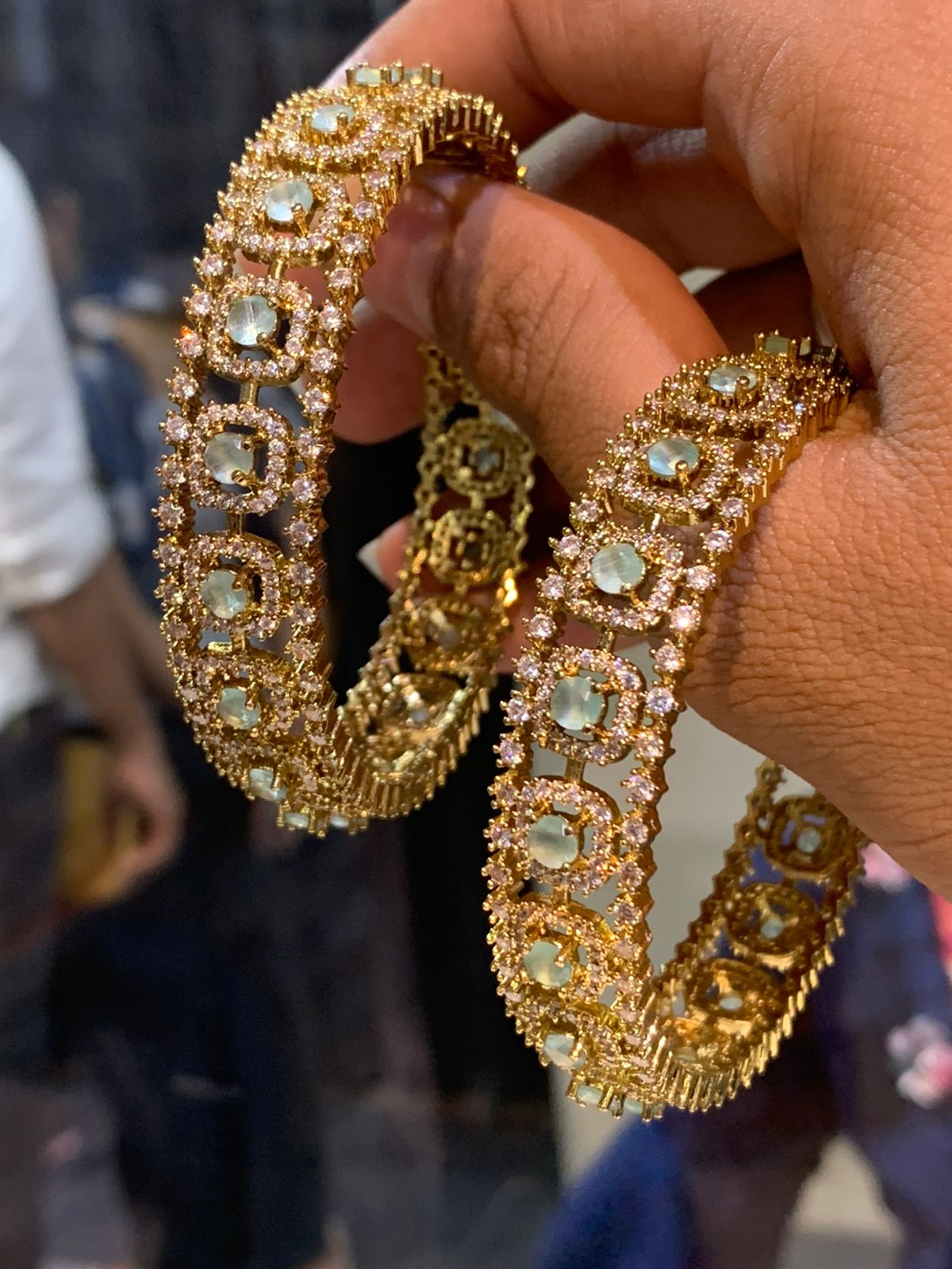 Ad bangle premium