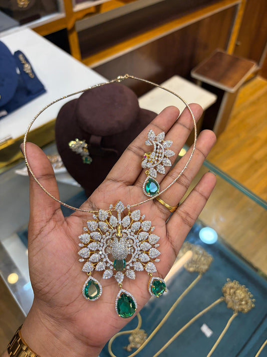 AD PEACOCK PENDANT NECKPIECE v55