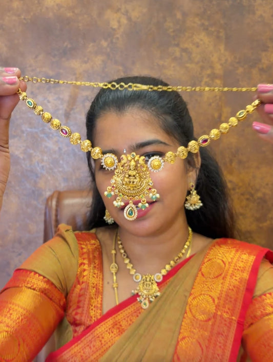 AW45 gold necklace