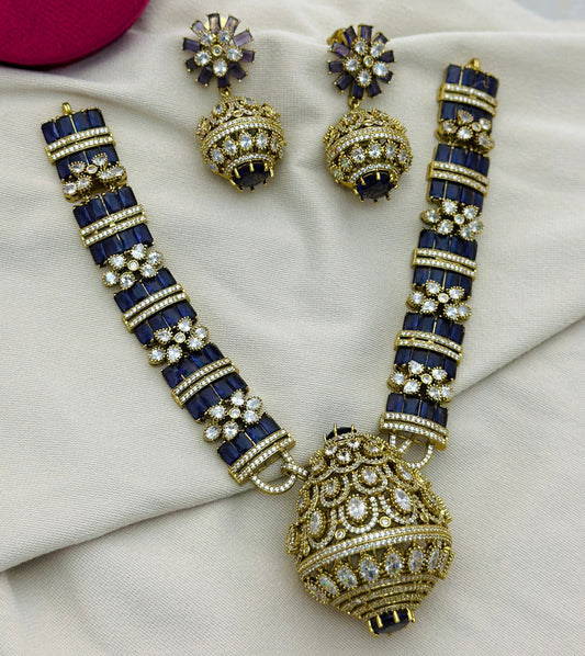 Celebrity inspired necklace