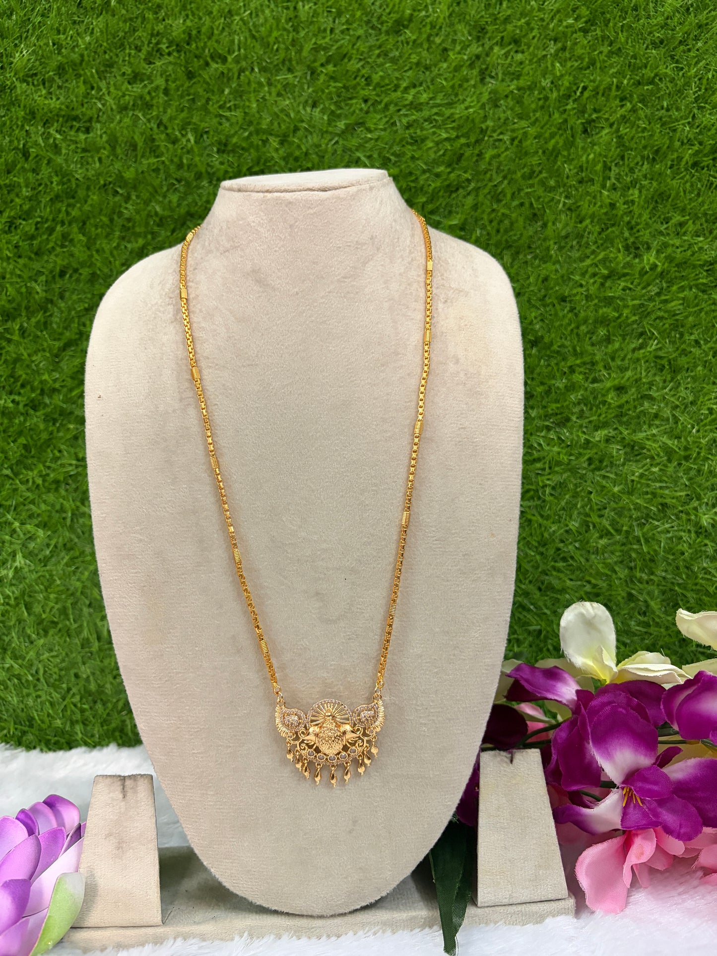 Peacock Dollar chain gold